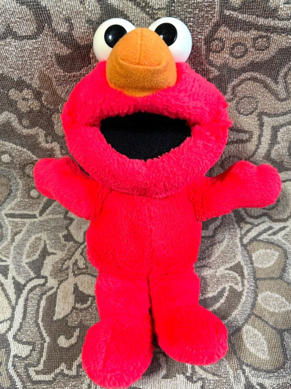 Vintage 1996 Sesame Street Elmo 11” tall. NOT the Tickle Me Version.